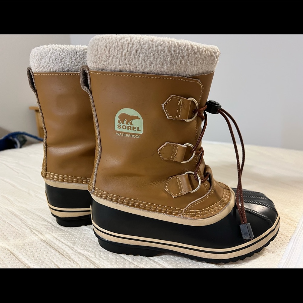 COPY - Sorel waterproof snow boots